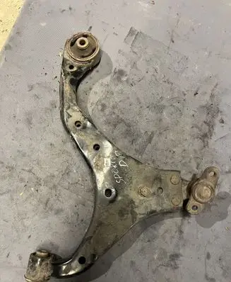 KIA Sportage Front lower control arm/wishbone