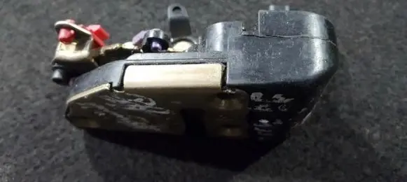 Jeep Cherokee Front door lock