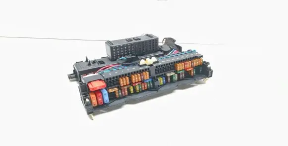 BMW X3 E83 Fuse module 8364542