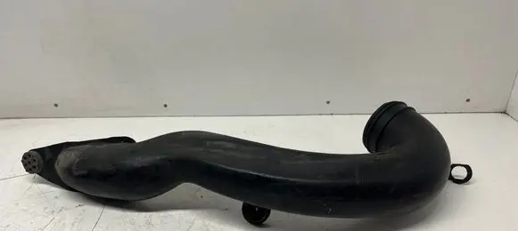 Air intake hose/pipe