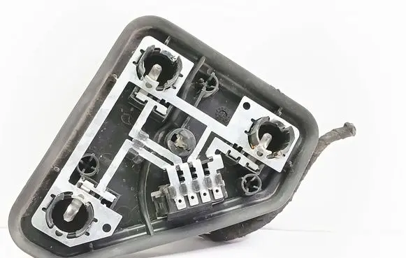 BMW 5 E39 Tail light bulb cover holder 8371325