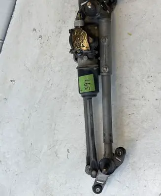 Honda FR-V Front wiper linkage and motor 32238
