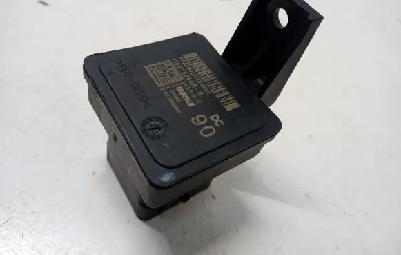 Renault Master III Glow plug pre-heat relay 110675590R
