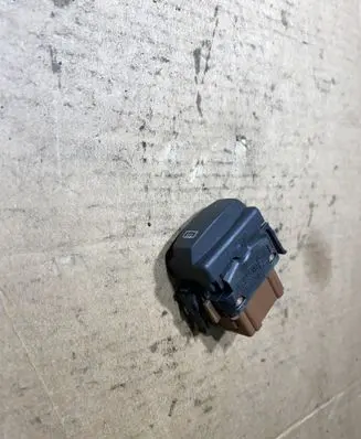 Renault Trafic II (X83) Windscreen/window heater switch 2648804 313155A 6163
