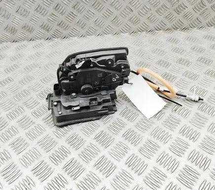 BMW 5 G30 G31 G38 Front door lock 7477694