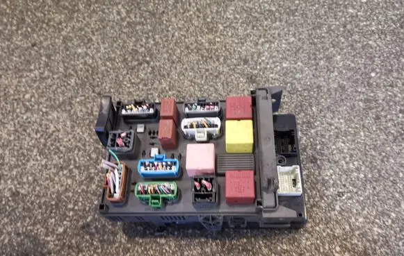 Renault Espace - Grand espace IV Fuse module 8200491794 8200500347 8200447435
