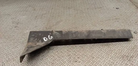 Rear bumper mounting bracket