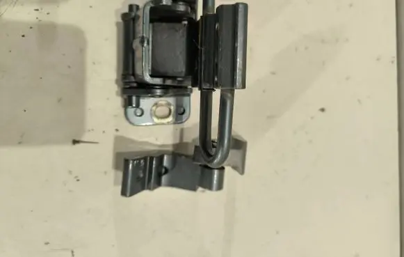 Audi A6 S6 C6 4F Rear door lower hinge 8E0833411E