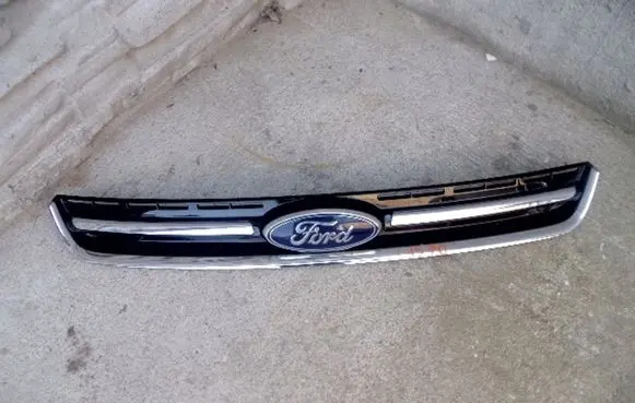 Ford Kuga II Front grill