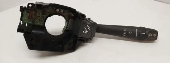 Volvo V70 Wiper control stalk 8666599 01W45A