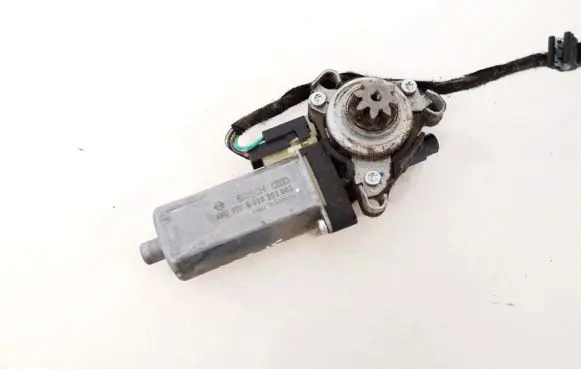 Mercedes-Benz E W211 Seat adjustment motor 0390203003 82040849-4