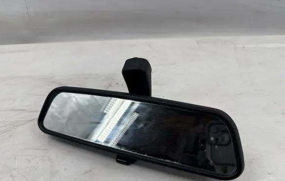 Rear view mirror (interior)