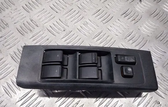 Toyota Corolla Verso AR10 Front door window switch trim 84820-0F030