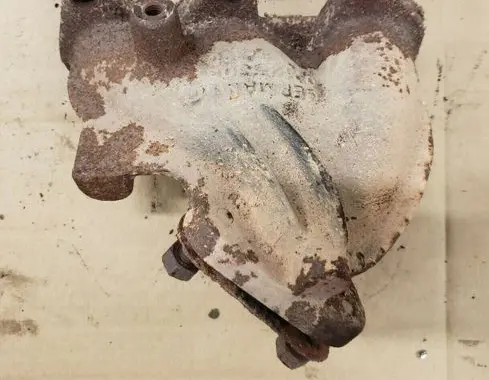 Volkswagen Golf III Exhaust manifold 021253034