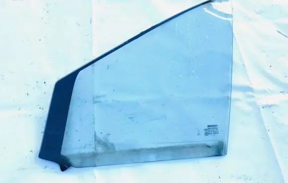 Renault Scenic II - Grand scenic II Front door vent window glass four-door 