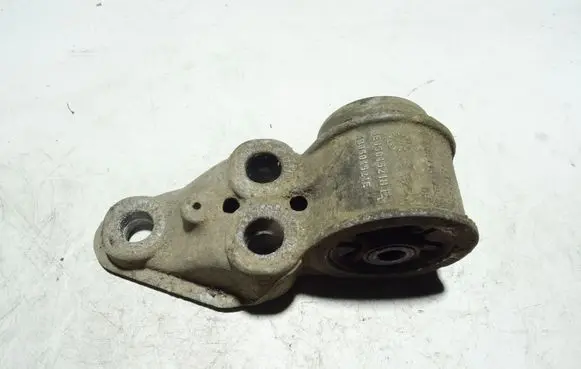 Audi A6 S6 C5 4B Rear axle beam mounts housing 4B0501521E 8E0501521H