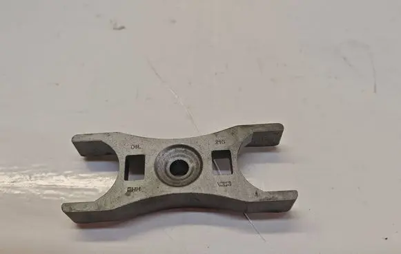 Audi A4 S4 B9 Fuel Injector clamp holder 04L216