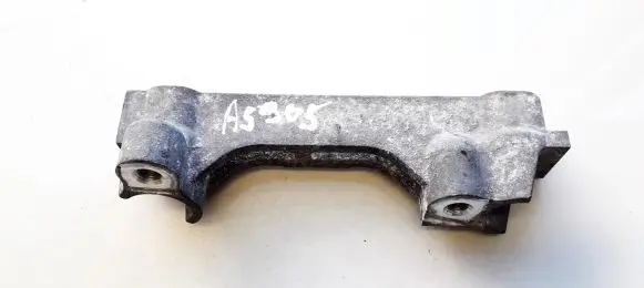 Toyota Avensis T270 Engine mounting bracket