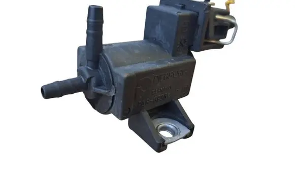 Toyota Avensis T270 Turbo solenoid valve 258600R010