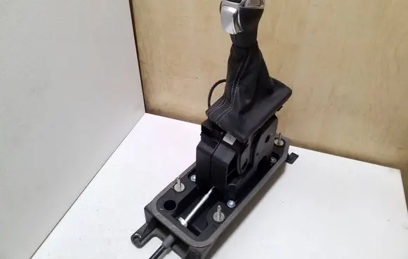 Audi Q3 F3 Gear shifter/selector 5QK713023AJ 038237242S 83C713139C
