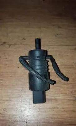 Renault Megane I Windscreen/windshield washer pump vdo