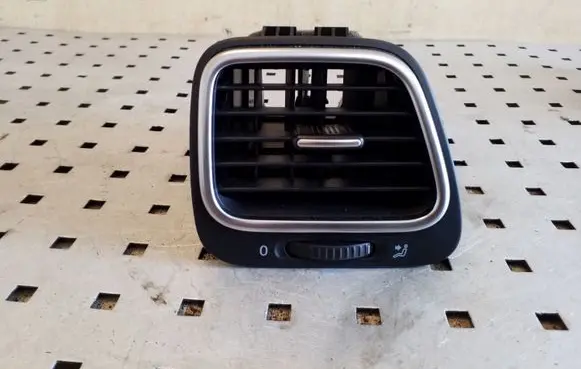 Volkswagen Scirocco Dashboard side air vent grill/cover trim 1Q0819704H