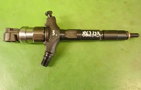 Opel Signum Fuel injector 8-97239161-7