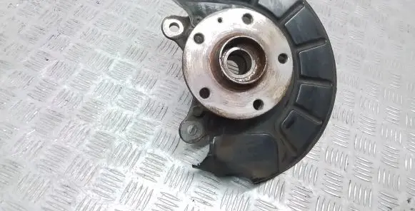 Volkswagen PASSAT B7 USA Front wheel hub