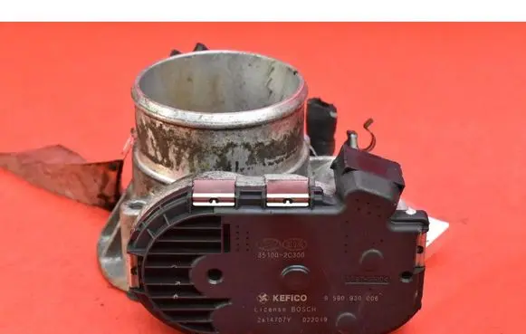 Hyundai Genesis Throttle body valve 351002C300