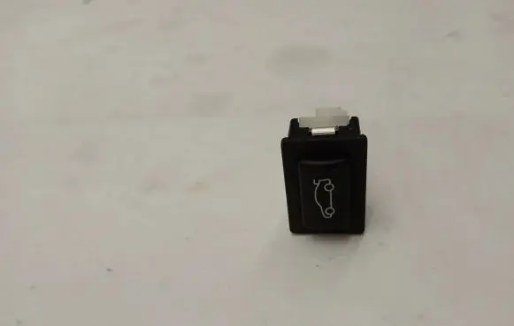 BMW 4 F32 F33 Tailgate/boot open switch button 9200316