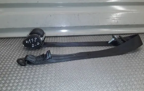 Renault Modus Rear seatbelt 8292013