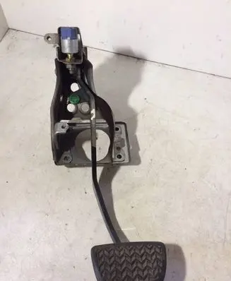 Lexus IS 200-300 Brake pedal 4711053231