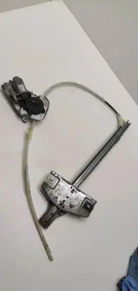 Jeep Cherokee III KJ Front door window regulator with motor 55360031AH C00281