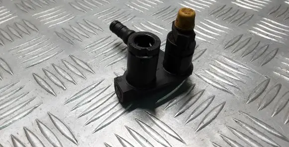 Volvo V40 Clutch pipe/line A785206