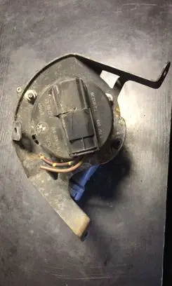BMW X5 E53 Secondary air pump 1437910