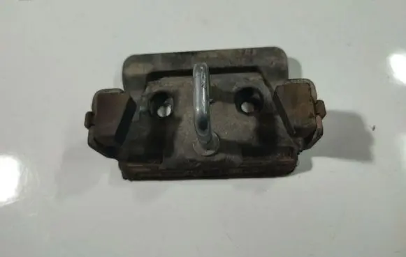 Opel Astra H Rear door lock loop/hook striker 
