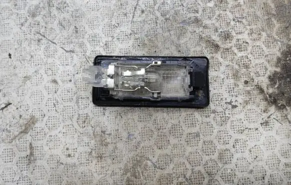 Skoda Octavia Mk3 (5E) Number plate light 5N0943021B 1090084 S121L0800T