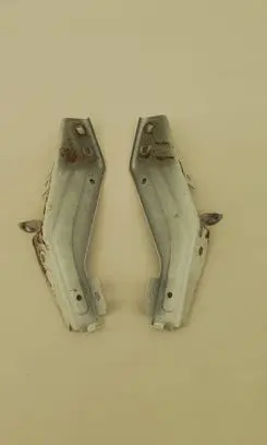 Renault Twingo III Fender mounting bracket 631439060R
