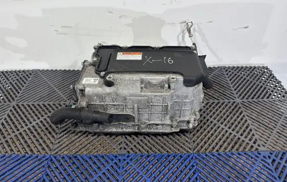 Toyota Prius+ (ZVW40) Voltage converter inverter G920047220