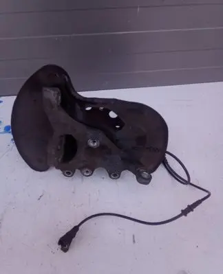 Mercedes-Benz E A207 Front wheel hub