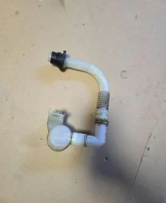 Volkswagen Tiguan Window washer liquid tank fill tube 