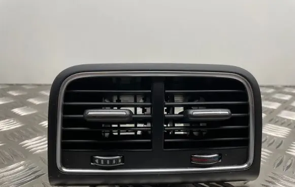 Rear air vent grill