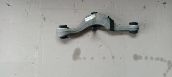 BMW 5 G30 G31 Rear upper control arm/wishbone 6861120