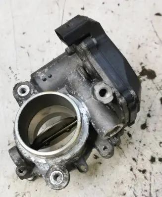 Volkswagen Golf VII Throttle valve 04L128059M