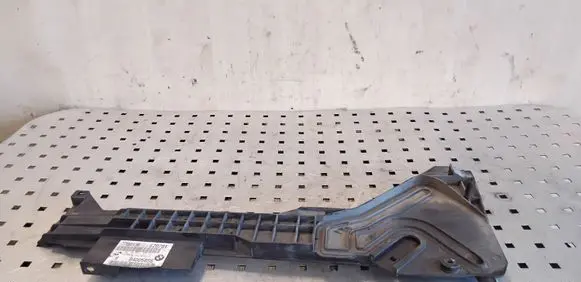 BMW X5 E53 Other engine bay part 11074810