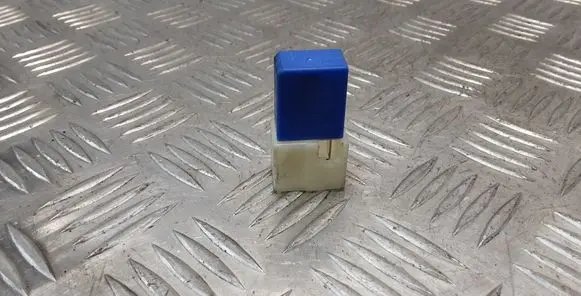 Nissan Patrol Y61 Other relay 2523079915