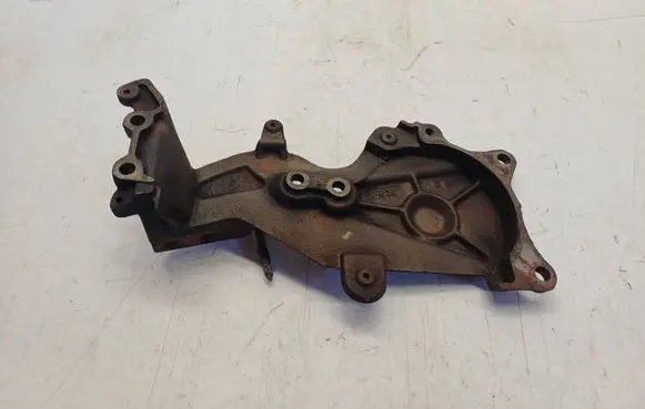 Toyota Corolla Verso E121 Engine mounting bracket 626S2