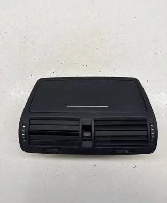 Skoda Octavia Mk2 (1Z) Dash center air vent grill 1Z0820951