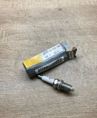Renault 19 Spark plug 7700500180