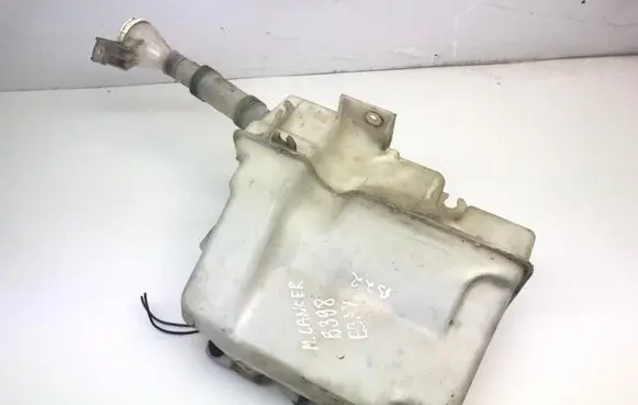 Windshield washer fluid reservoir/tank